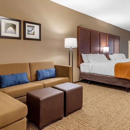 Comfort Suites نيونان المظهر الخارجي الصورة