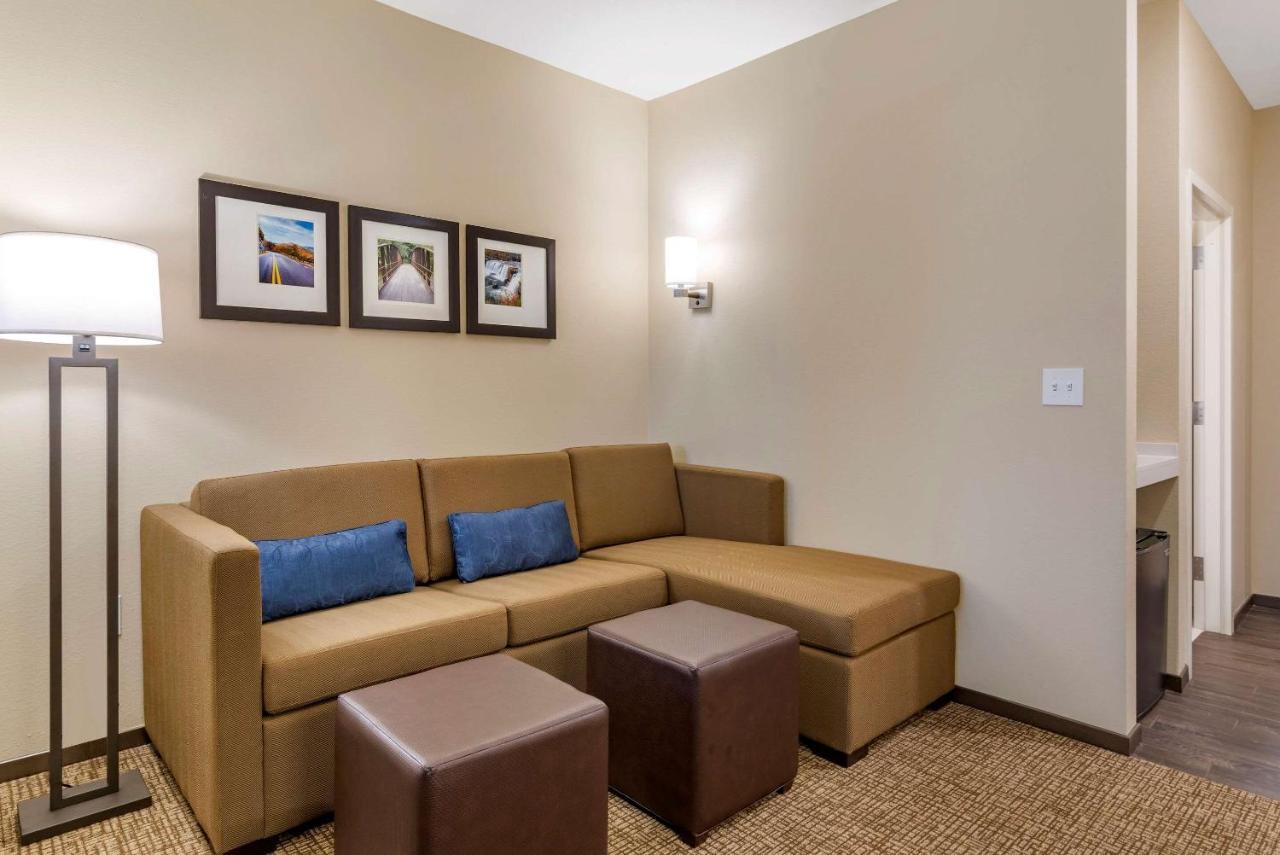 Comfort Suites نيونان المظهر الخارجي الصورة
