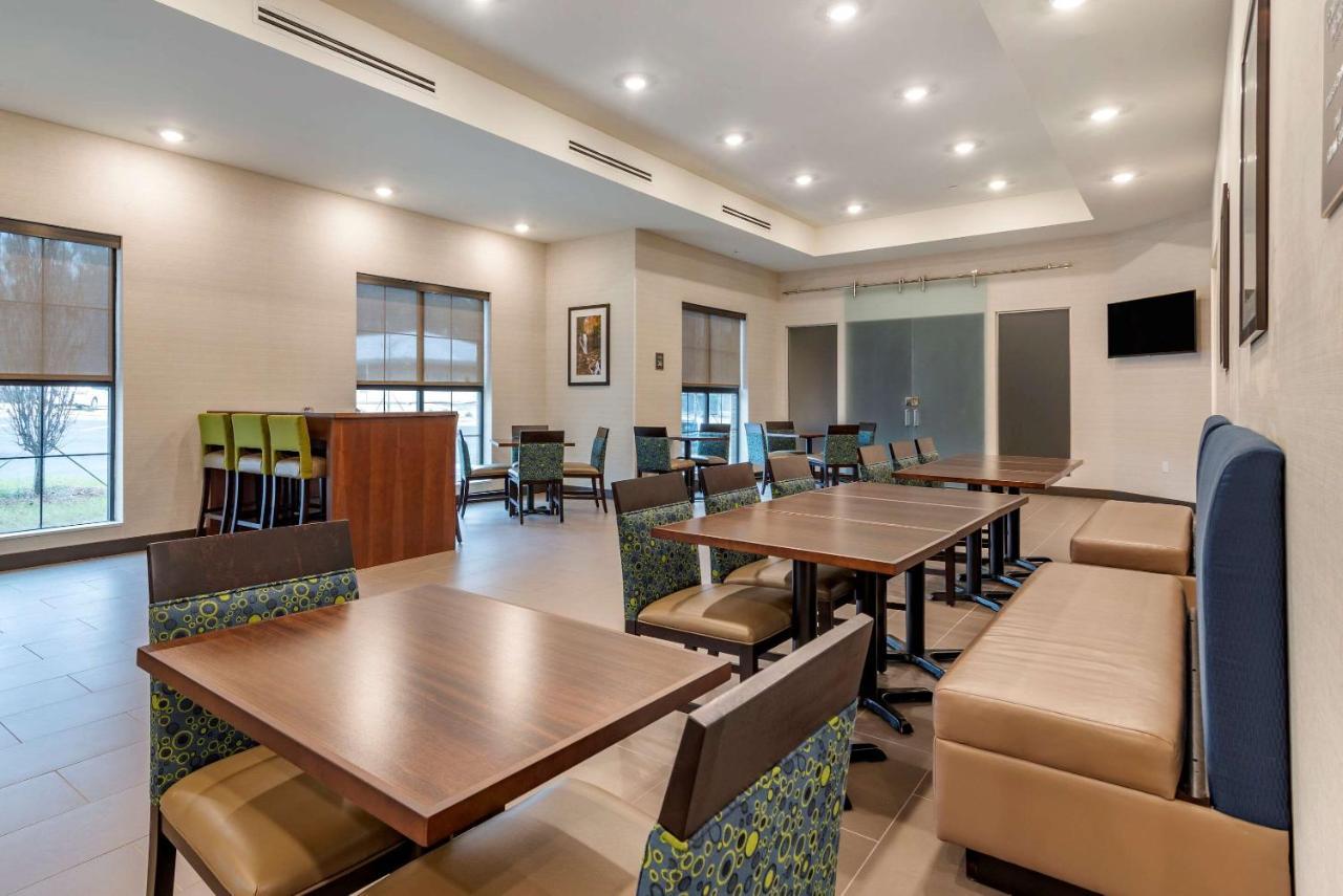 Comfort Suites نيونان المظهر الخارجي الصورة