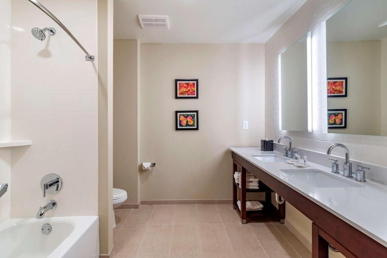 Comfort Suites نيونان المظهر الخارجي الصورة